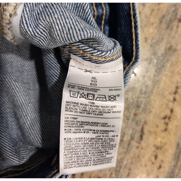 Old Navy Boyfriend Style Women’s Size XL Denim Distressed Trucker Jacket - Picture 7 of 15